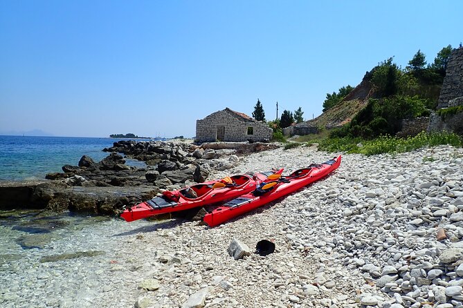 Lumbarda-Sunset Kayaking Experience with picnic: Wine and Sweets - The picnic menu: GRK wine, canapés with salted anchovies, and Klašun