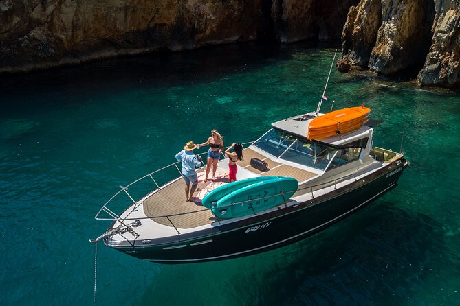 Luxury Blue and Green Cave private tour - Stop 3: Cave Bisevo—30 minutes for the wow-factor without burning the day