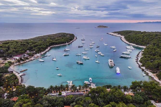 Luxury Blue and Green Cave private tour - Flexibility: how a no-fixed-route boat day keeps things fun
