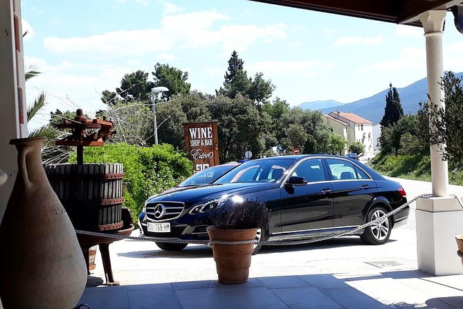 Luxury private transfer: Dubrovnik to Dubrovnik airport - The Driver Experience: English Support and On-Time Confidence