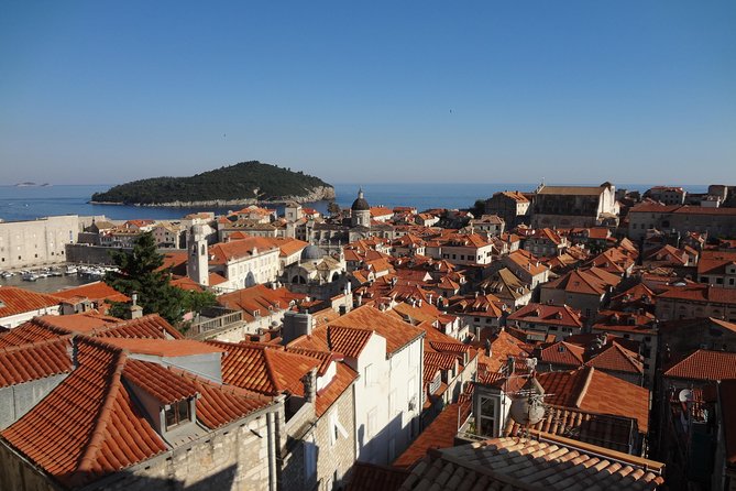 Luxury private transfer: Split Town to Split airport - Bottled water and small touches that reduce travel fatigue
