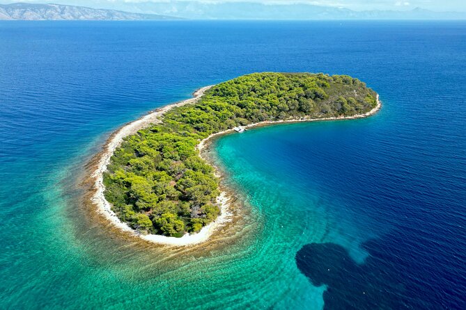 Makarska: 3-Island Speedboat Tour with Cave and Blue Lagoon - Zečevo Blue Lagoon and Snorkeling: What You’ll Get Out of the Water Time