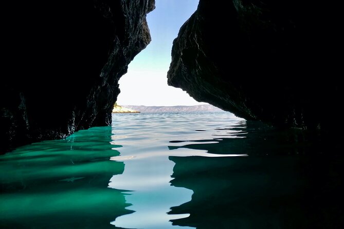 Makarska: 3-Island Speedboat Tour with Cave and Blue Lagoon - Stop 4: Zečevo islet and snorkeling in quieter water