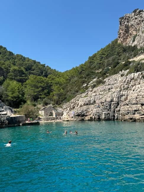 Makarska: Half-Day Boat Tour to Hvar Island - Mala Stiniva: the “stay awhile” cove with cliff jumping options