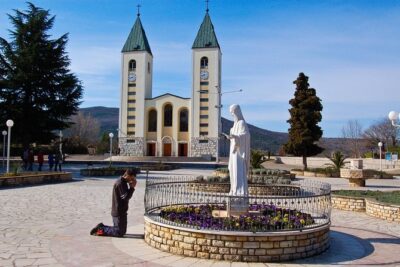 Međugorje Private Tour from Dubrovnik visiting Apparition Hill - The Long Drive to Bosnia: Use It for History and Questions