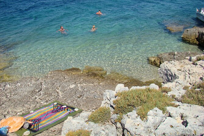 Medulin -Kamenjak 5h boat trip with lunch & drinks on Sandra Boat - Lunch onboard: the value is in not having to decide