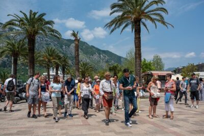Montenegro: Bay of Kotor Day Trip from Dubrovnik English -Español - Kotor Old Town: Walled Views and 3 Hours That Go Fast