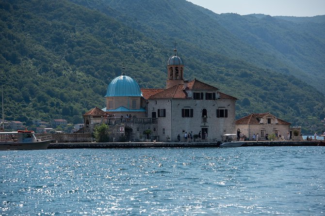 Montenegro: Bay of Kotor Day Trip from Dubrovnik English -Español - The Dubrovnik Drop-Off Detail That Catches People Off Guard