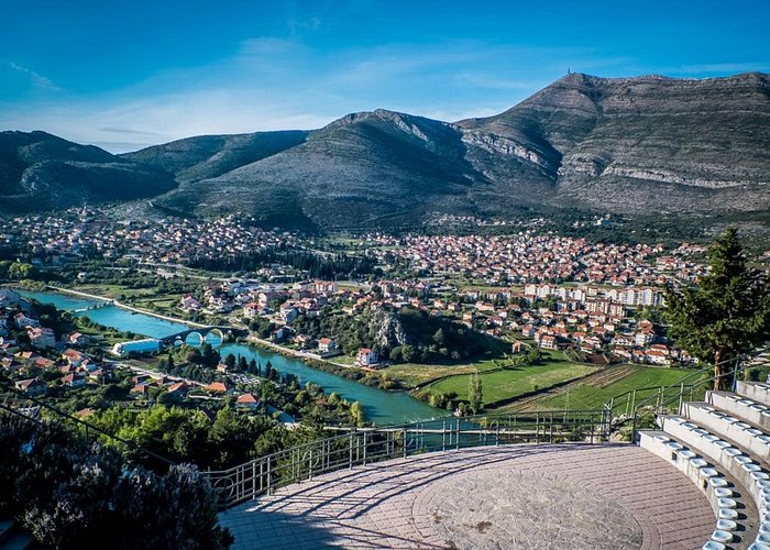 Montenegro & Bosnia in 1day: 2 Countries Day Tour from Dubrovnik - Small Group, Real-World Pacing: The Van Makes a Difference