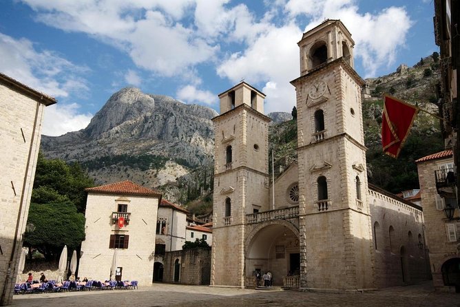 Montenegro Full Day Private trip from Dubrovnik - Guides and English: How the Day Gets Explained