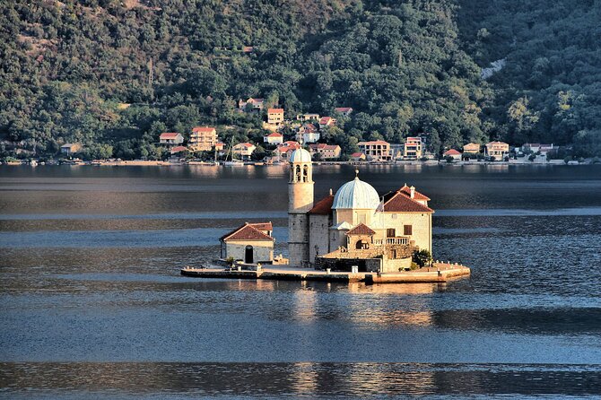 Montenegro including boat Cruise in Kotor bay - The guide experience: English explanations that land