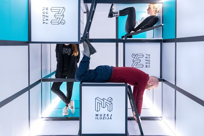 Museum of Illusions Zagreb - Who should book: families, couples, and photo seekers