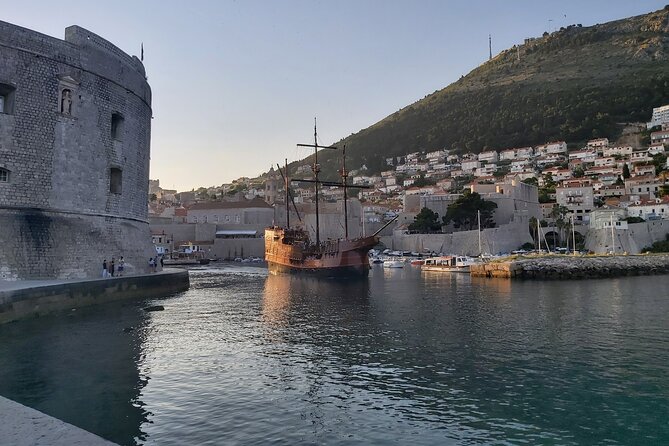 Mysterious Game of Dubrovnik - Private Mystery walking tour - Orlando Column: Local Legends You Can Actually Follow