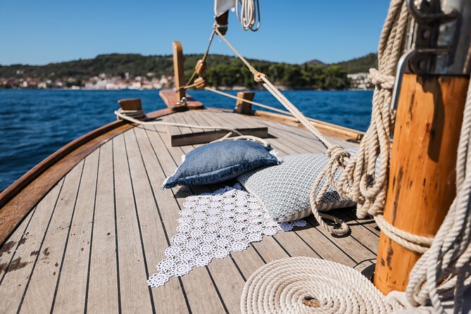 NEW! Zadar Traditional Boat Ride & Old Town Walking Tour by Šušur - The 8:30 start, 1 hour 30 minutes, and how the pacing feels