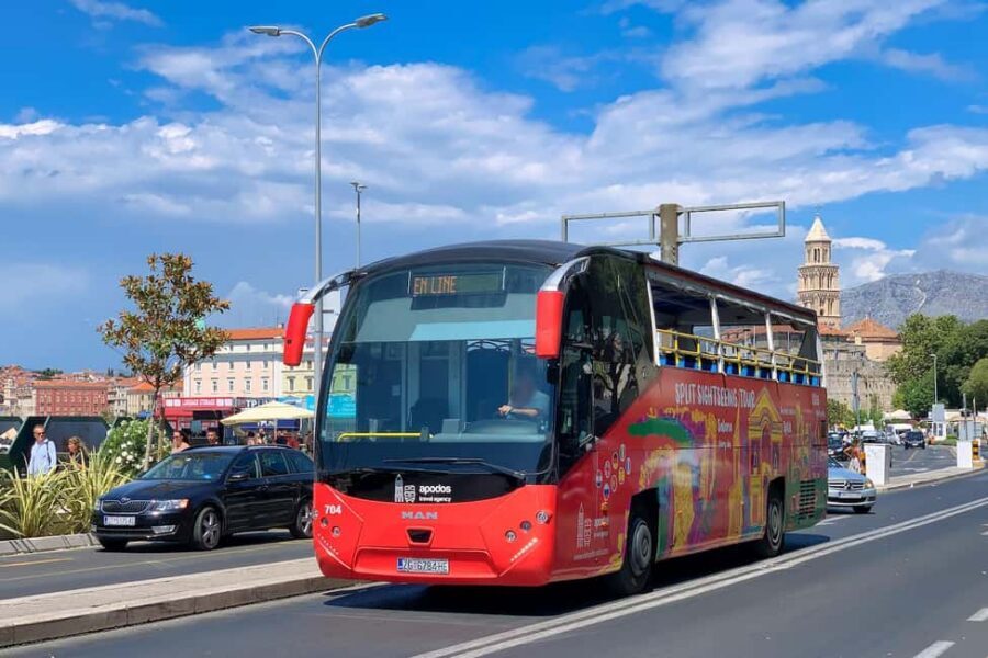 Open Panoramic Bus Tour +Guided Walking Tour in 10 languages - The 24-hour bus pass: how to use it without overplanning