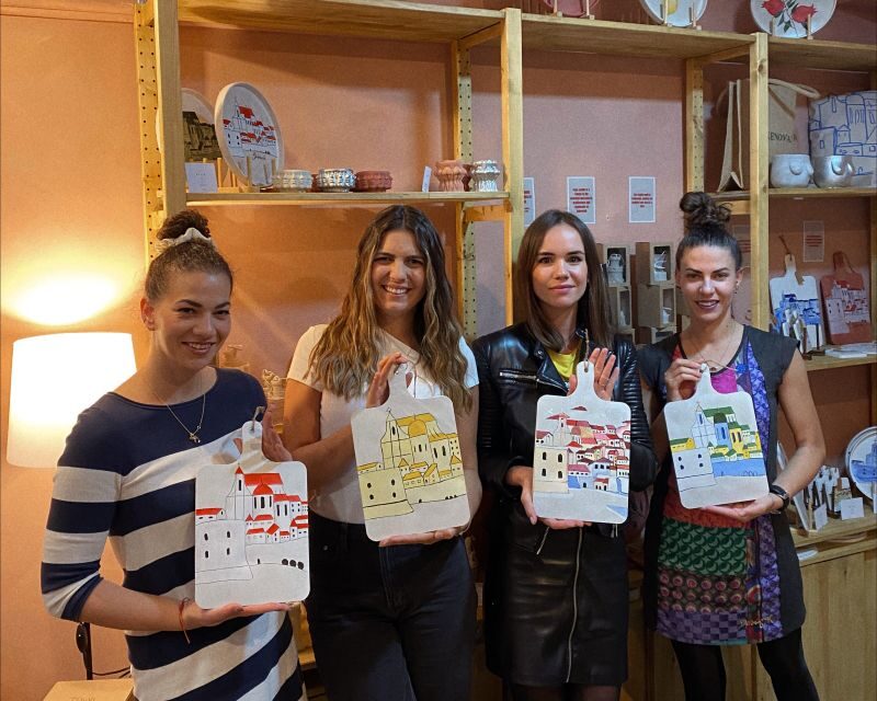 Paint, Sip, and Savor Local Flavors: Unique Local Experience - Small group instruction in English: how the guidance feels