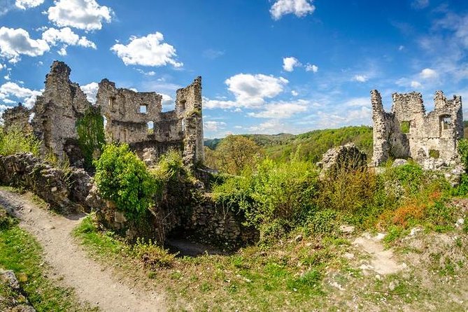 Picturesque Samobor & Samobor Castle Half-day Tour - Samoborski Muzej and the Kremšnita Pause