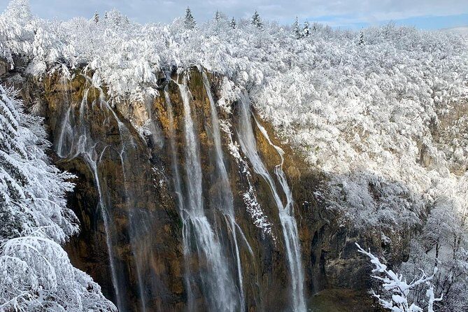 Plitvice Lakes 3,5h tour with panoramic boat ride - Entering Plitvice Lakes Without Burning Your Whole Day