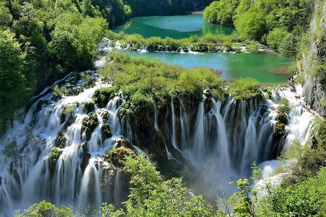 Plitvice Lakes Day Tour from Rijeka, Simple & Safe - Picking the Right Walk: B Route (4 km) vs C Route (8 km)
