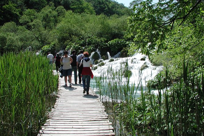Plitvice Lakes Day Trip from Zadar and Biograd - Tour Practicalities That Matter: Sun, Shoes, and Keeping Your Essentials