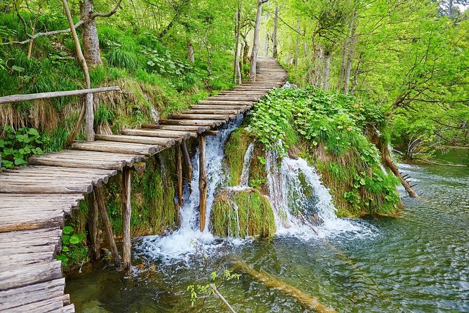 Plitvice Lakes Guided Tour from Zagreb - Comfort checklist: shoes, weather gear, and smart packing