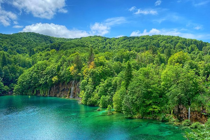 Plitvice Lakes Private day-trip from Zagreb - Choosing your style: guided licensed guide vs independent exploration