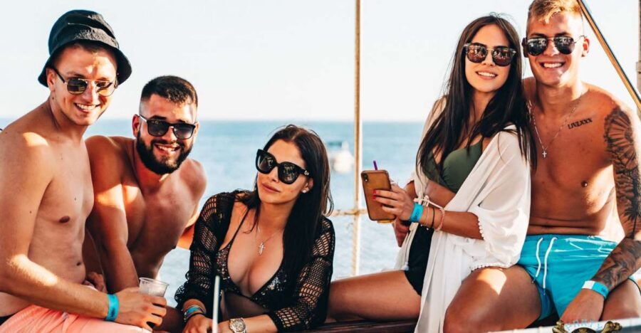 Poreč: Boat Party Cruise with Drinks, DJ, and After-Party - The coach to Pula: short ride, strong momentum
