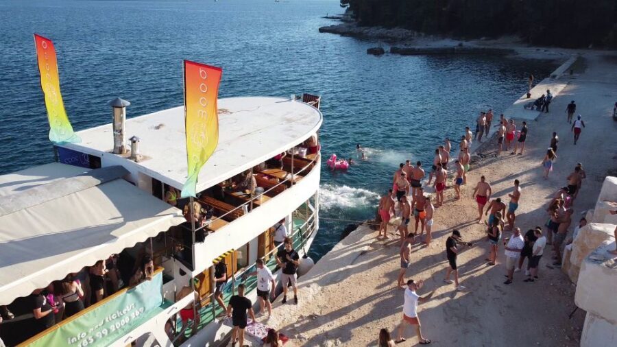 Poreč: Boat Party Cruise with Drinks, DJ, and After-Party - On the Boom Boat Party: DJ, games, and the welcome shooter