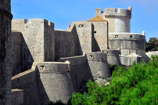 Private 2 hours Walking Tour Games of Thrones in Dubrovnik - Luza Square: Your First GoT Clue in Plain Sight