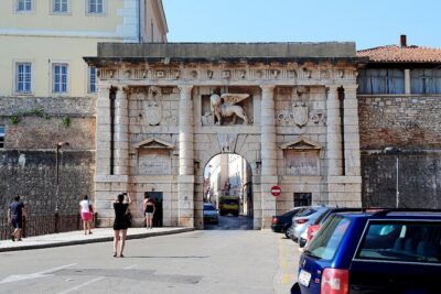Private 3 Hour Sightseeing Tour of Major Attractions in Zadar - Pickup, timing, and how the van keeps your day from slipping away