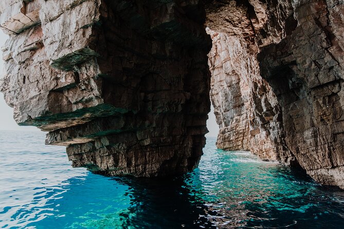 Private Blue cave, Mamma Mia and Hvar, 5 islands tour from Split - Blue Cave Time: Short Visits with Big Water Color