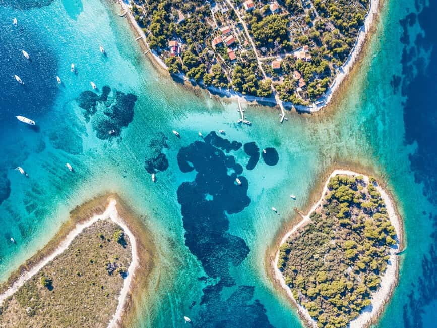 Private Blue Lagoon & 3 Islands Tour from Split - Comfort and safety: what the crew handling rougher seas means for you