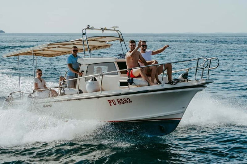 Private Boat swimming & snorkeling at Blue Cave - The underwater lamp and snorkeling gear: why they’re included