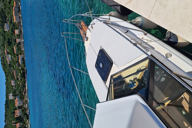 Private boat tour - caves, snorkeling, bays and beaches - The likely “extra stops” that make the day memorable
