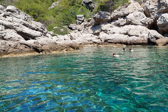 Private boat tour- explore the islands, find hidden caves and try snorkelling - Šunj Beach: the relaxed finish where the sea party winds down