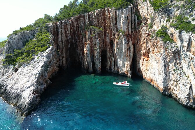 Private boat tour of Red rocks & Pakleni islands - Key Points to Know Before You Go