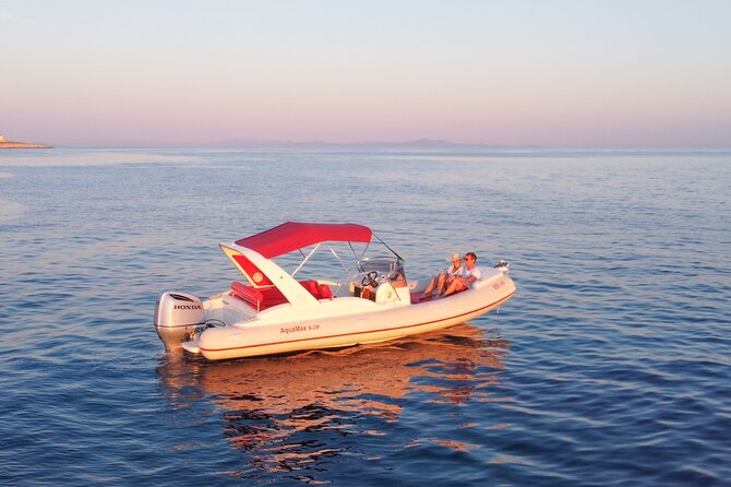 Private boat tour of Red rocks & Pakleni islands - Stop 1: Dubovica Beach and the Two-Entrance Cave Moment