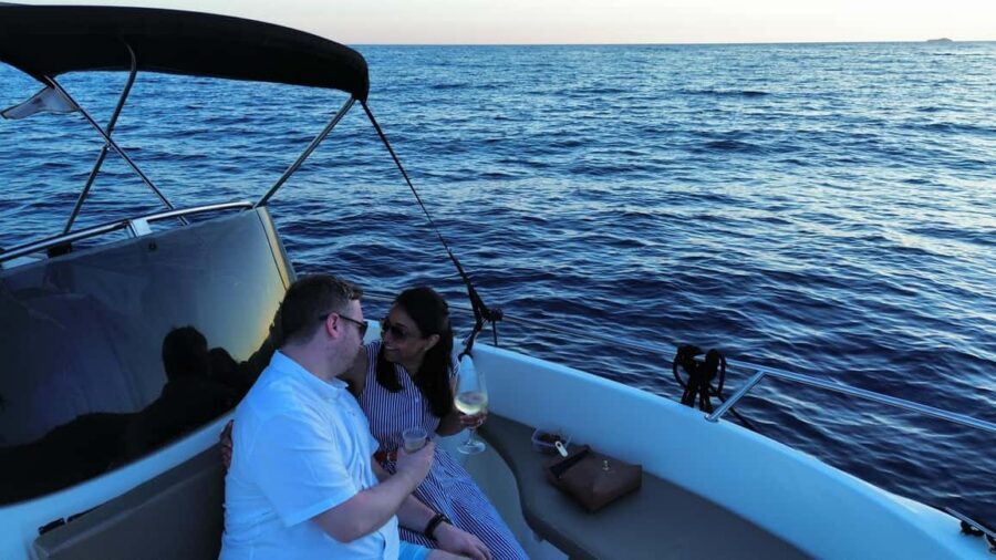 Private Boat Tour Tailor-Made 6h-All Inclusive - The speedboat ride: 25 minutes that set the mood