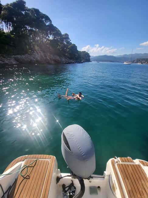 Private Boat Tour Tailor-Made 6h-All Inclusive - Kolocep photo stop and swim time: your first taste of the Elaphiti water
