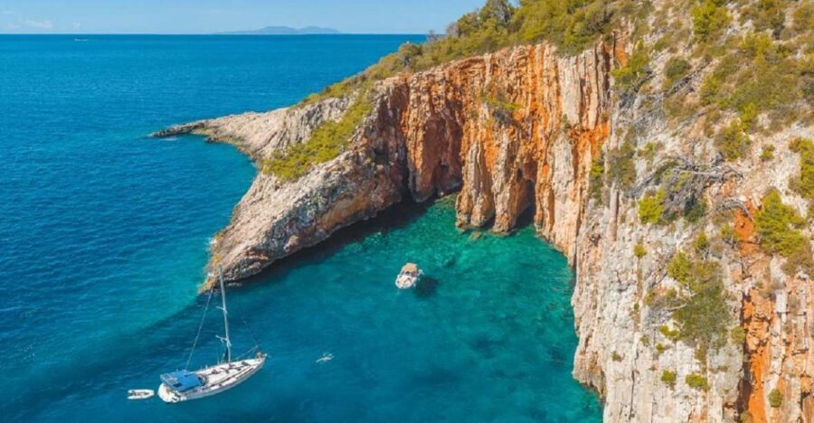 Private boat tour to Hvar & Red Rocks: from Trogir or Split - Key points you’ll care about most