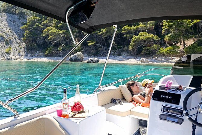 Private Boat Tour To Pakleni Islands and Red Rocks - Price and value: what $553.89 per group really buys you