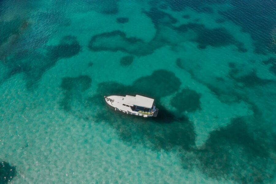 Private Boat tour with refreshing drinks Zadar - Preko: a self-guided island walk plus water time