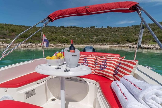 Private day trip to Hvar and Blue lagoon with Snorkeling - Boats, Crew, and the Human Side of a Private Day