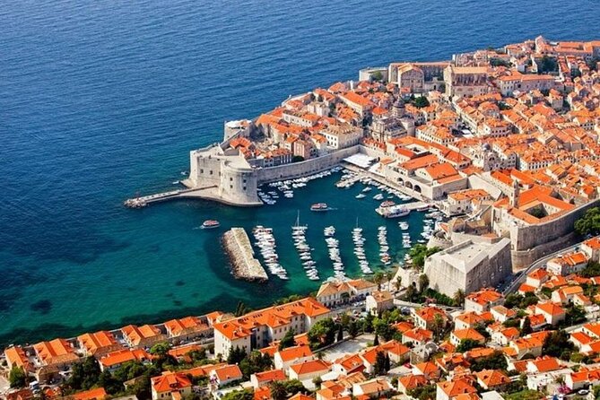 Private Departure Transfer:Dubrovnik, Orebić to Dubrovnik Airport - The ride from Dubrovnik toward the airport: comfort, luggage room, and optional local stories