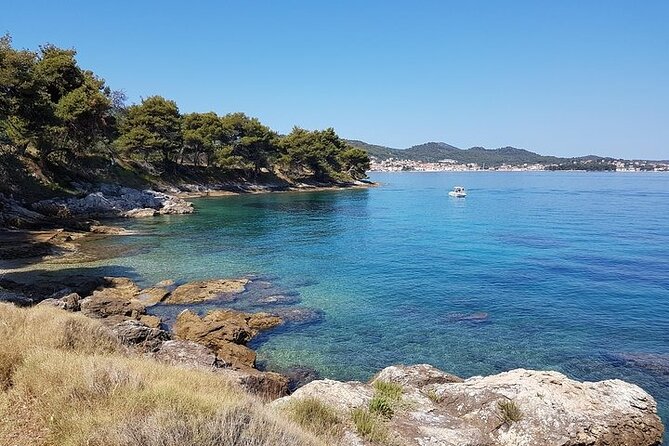 Private Half-Day Boat Tour to nearby Islands in Zadar with Drinks - The skipper makes or breaks the day