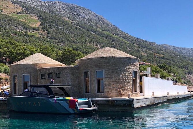Private Luxury boat from Hvar, Brač and Split - A luxury boat day from Makarska: what makes this trip work