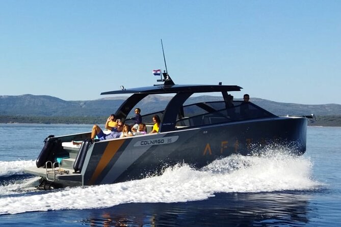 Private Luxury boat from Hvar, Brač and Split - Your skipper’s role: personalization without the hard sell