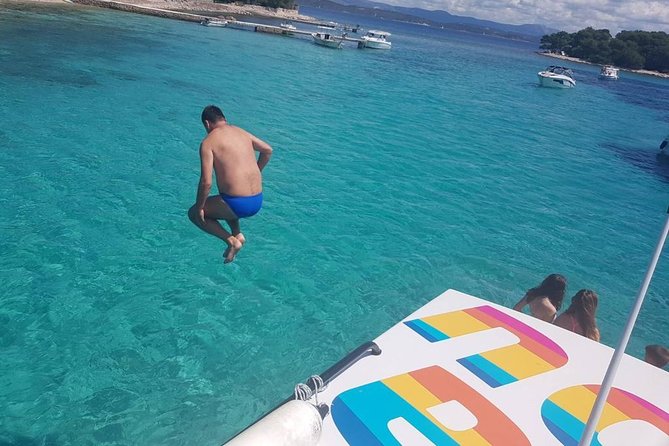 Private Luxury Boat tour for 12 from Split, Brac, Trogir, Hvar - Stop 3: Stiniva Cove—A Short Pause With Big Views