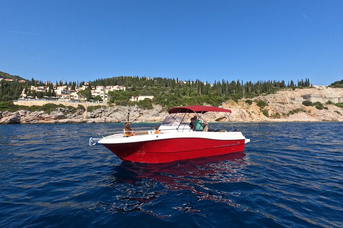 Private luxury speedboat tour-Islands, caves, beaches, snorkeling - Key highlights at a glance