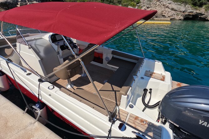 Private luxury speedboat tour-Islands, caves, beaches, snorkeling - Price and value for a group up to 6